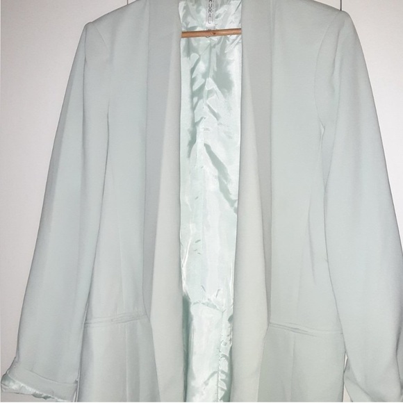 Mural Women’s Slouchy Boyfriend Oversized Blazer - Picture 3 of 9